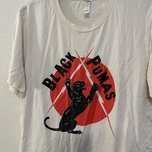Black Pumas Short Sleeve Band Tee - size Large